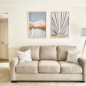 Luxury Apartment, King Bed, Fast Wi-fi Apartment